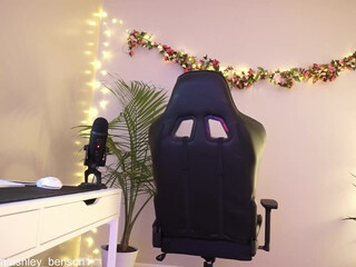 ashley_benson1 22 August 2020