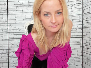 viciousqueen luxurious lady  fuck  both holes