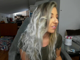 roberta_amy big breasted prostitute erotic undressed