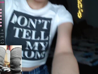 nekolicious143 crazy doll caresses pussy and tits