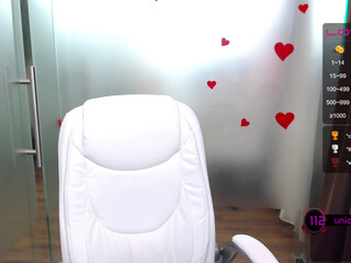 miaangel20 petite babe gently masturbates cunt