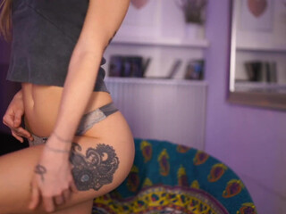 melodymate sexy woman posing nude