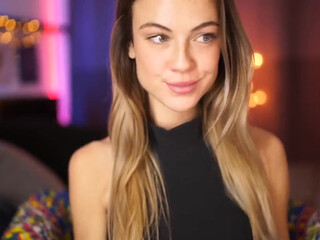 melodymate maid saddled dildo