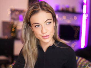 melodymate charming babe poses nude in front of the webcam