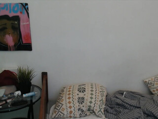 marshmallow_sage sexy chick fingering pussy