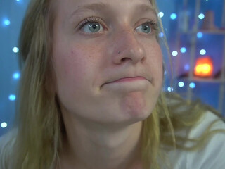 laylas_universe puts on bra bitch