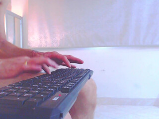 justin_n_berry chick chats in fries