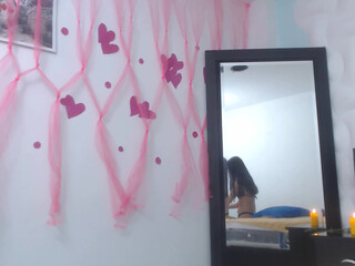 annasshim charming babe shows off beautiful sissy