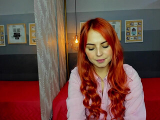 susana_lane_ hot lady passionately pulls pussy