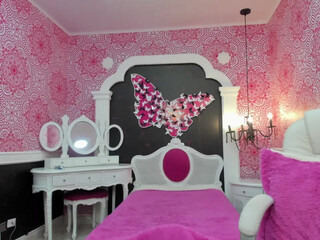 skinnykathleen black-haired nymph pulls pussy