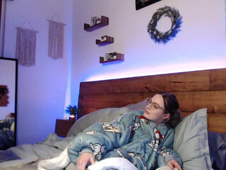 evesoasisxxx fucks her ass