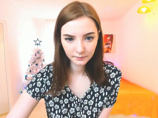 elisa_oliver mature chick pulls pussy