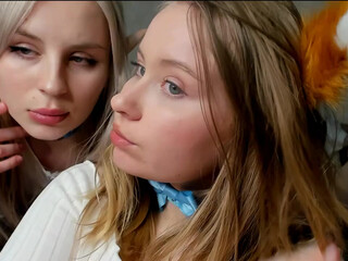 feet69tits runet wriggles in front of webcam