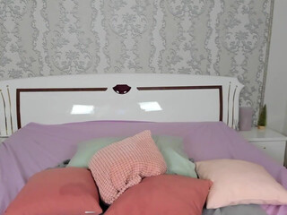 leona_golden Slutty brunette