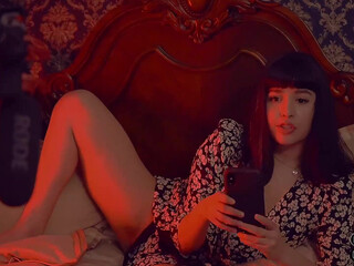 ingennui mature slut jerking juicy pussy