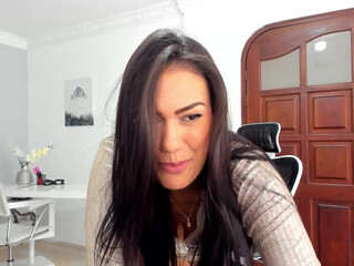 emillybrowm shrewd bitch licks anus girlfriend