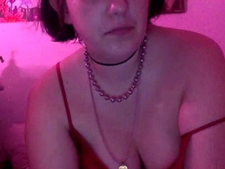 emogirl5000 Black-haired curva