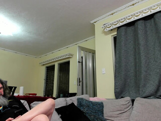 cheeseburgerjesus beauty sensually satisfies her pussy