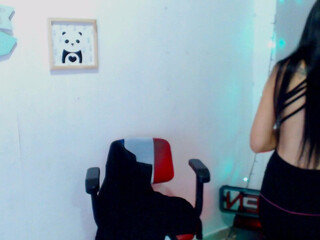 brithany_saens_ naughty slut fucks herself with a phallus