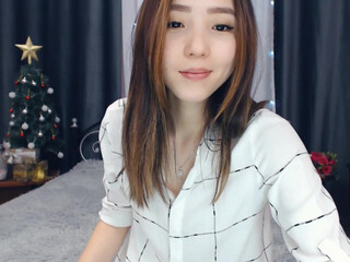 alueshka the charming bitch fucks both holes