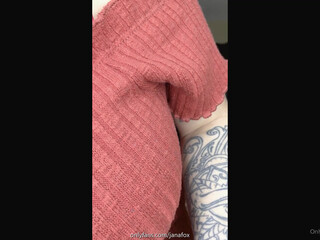 [OnlyFans] janafox  likes to mess with toys
