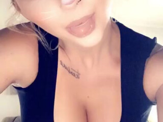 [OnlyFans] janafox  elegant whore massages juicy vagina