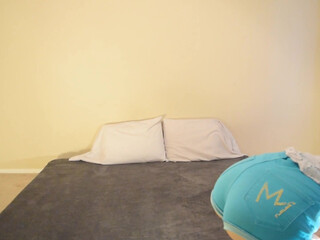 Kitty_Moon beautiful blonde girl shows naked body