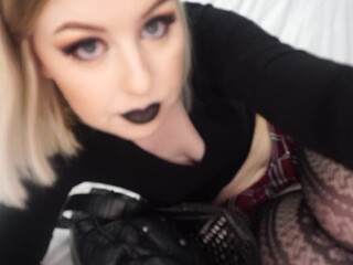 Mystie_Mae sucking dick and jerking off on camera showing her little holes