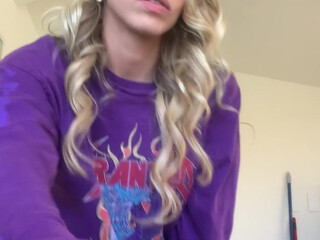 Khloe Kapri onlyfans sweet chick fucks both holes