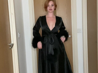 zaradurose onlyfans cheeky beauty