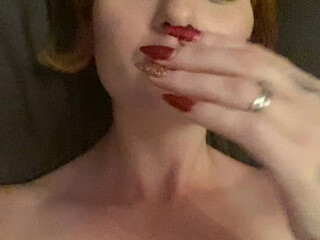 zaradurose onlyfans noble lady praises boobs