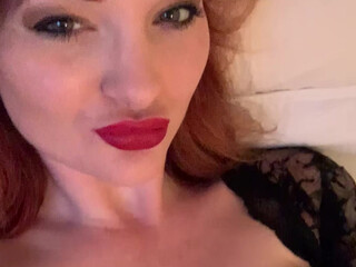 zaradurose onlyfans significant slut caresses sex lips