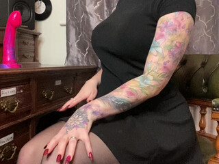 zaradurose onlyfans busty slut fucks pussy in the shower