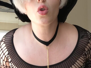 qtsnack onlyfans crazy bitches lick pussy