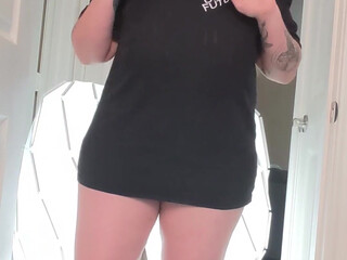 qtsnack onlyfans put two fingers into her anus