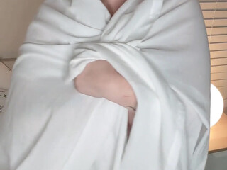 qtsnack onlyfans gorgeous young lady shows off her legs