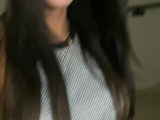 Roberta Cortes onlyfans fucks her pussy