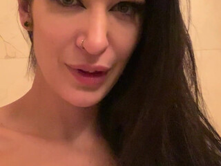 Damazonia onlyfans slut fucks the cap with his fingers