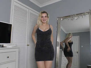 laurenlouise hot bitch passionately pulls pussy