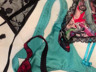 Vanessa Jhons onlyfans took off her dress