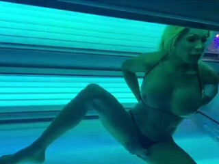 Vanessa Jhons onlyfans the luxury model is swaggering with two toys.