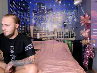 hotcoupleee2020 nice lady massages vagina