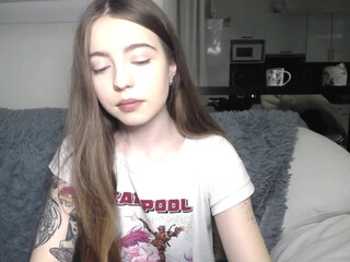 sshh_im_cat__ Amazing babe