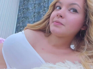 dianaholiday lustful woman fucks vagina with phallus