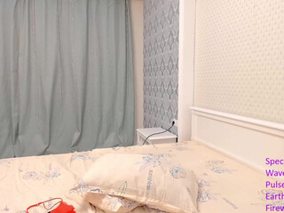 lindamei incredible bitch shows off her delicious ass.