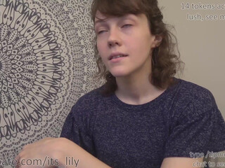 its_lily naughty slut posing in lingerie