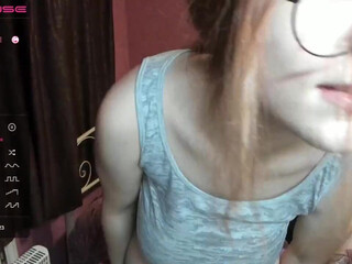 alexa_dream sexy chick fingering pussy