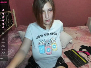 alexa_dream beauty pulls the clitoris with a vibrator