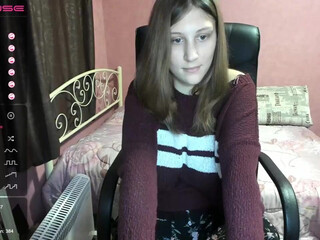 alexa_dream blonde darling seductively rubs her cunt