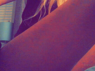 kayleeheartkins naughty bitch caresses big tits